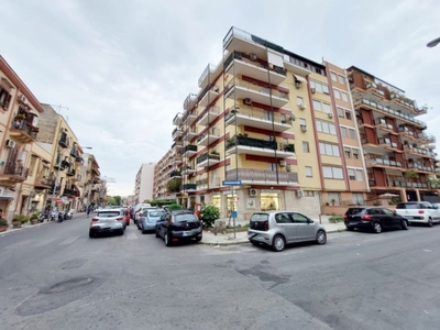 Appartamento in Via Perpignano, Palermo, 2 bagni, 143 m², 2° piano