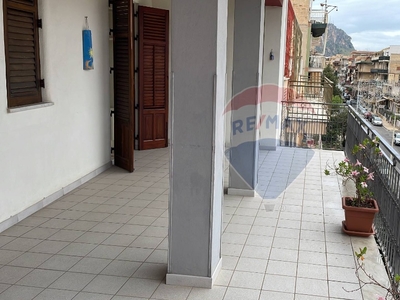 Appartamento in Via Sant'Antonio, Bagheria, 5 locali, 1 bagno, 134 m²