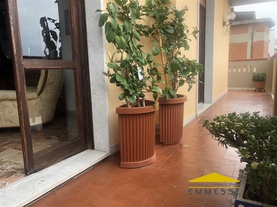 Appartamento in Via sforza, Carrara, 5 locali, 1 bagno, garage, 130 m²