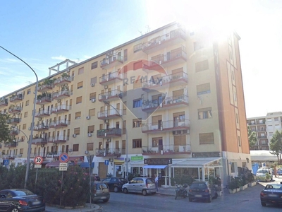 Appartamento in VIALE STRASBURGO, Palermo, 6 locali, 2 bagni, 168 m²