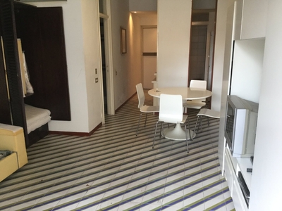 Bilocale a Carrara, 1 bagno, arredato, 35 m², 2° piano, ascensore