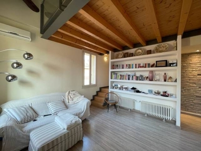 Bilocale a Mantova, 2 bagni, 119 m², riscaldamento autonomo in vendita
