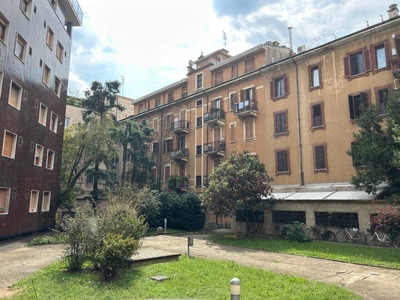 Bilocale in Via Panizza 8, Milano, 2 bagni, arredato, 57 m², 1° piano