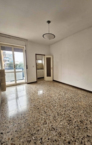 Bilocale in Via Riccardi, Milano, 1 bagno, 60 m², 2° piano, ascensore