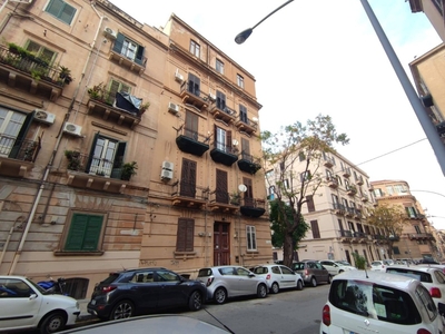 Bilocale in Via Selinunte, Palermo, 1 bagno, 47 m², seminterrato