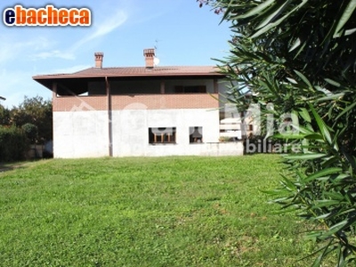 Villa a Legnano di 200 mq