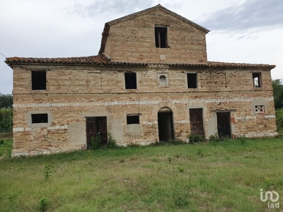 Casa indipendente 15 locali di 450 m² in Castelfidardo