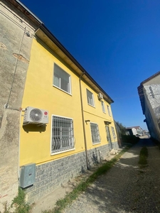 Casa indipendente in Castelnovo, Borgonovo Val Tidone, 3 locali