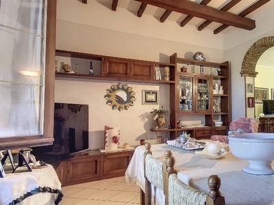 Casa indipendente a Rivarolo Mantovano, 4 locali, 2 bagni, 155 m²