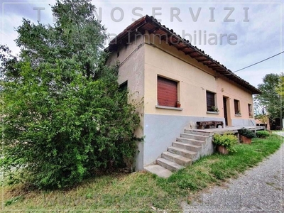 Casa indipendente a Savignano sul Panaro, 6 locali, 1 bagno, garage