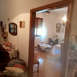 Casa indipendente a Serravalle Pistoiese, 7 locali, 2 bagni, 280 m²