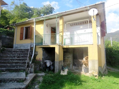 Casa indipendente in Frazione di Zeri, Zeri, 6 locali, 1 bagno, 86 m²