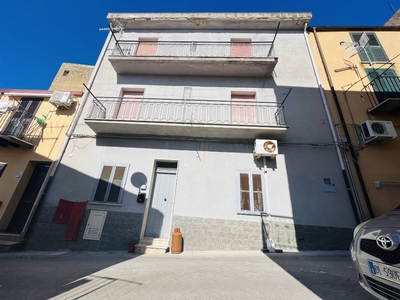 Casa indipendente in Via fratelli maniscalco 19, Lascari, 5 locali