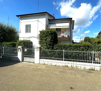 Casa indipendente in Via magnanini, San Martino in Rio, 9 locali