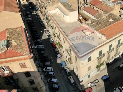Casa indipendente in Via perni francesco maggiore, Palermo, 30 locali