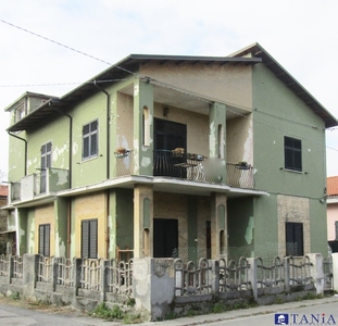Casa indipendente in Via provinciale avenza sarzana, Carrara, 8 locali