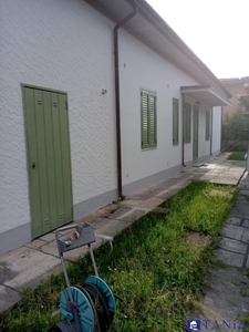 Casa indipendente in VIA SIENA, Carrara, 6 locali, 2 bagni, posto auto