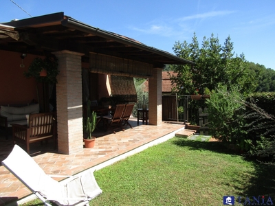Casa indipendente in VIA STABBIO, Carrara, 5 locali, 2 bagni, 200 m²