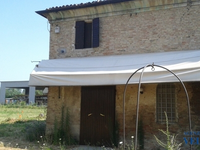 Casa semindipendente a Carpi, 6 locali, 2 bagni, giardino privato