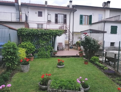 Casa semindipendente a Fivizzano, 5 locali, 1 bagno, 110 m², terrazzo