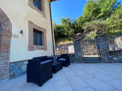 Casa semindipendente a Serravalle Pistoiese, 5 locali, 2 bagni, 140 m²