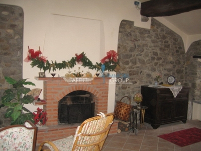 Casa semindipendente in Piazza Montegrappa 14, Fivizzano, 8 locali