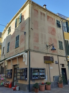 Casa semindipendente in Via Mazzini, Spotorno, 4 locali, 2 bagni