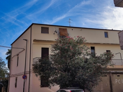Mansarda a Pescara, 2 locali, 1 bagno, 50 m², 2° piano, buono stato