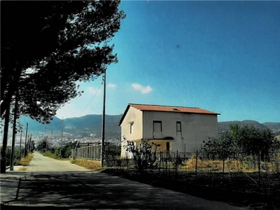 Villa singola a Piana degli Albanesi, 5 locali, 2 bagni, garage