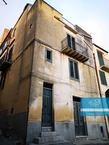 Palazzo in Via Santo Stefano, Polizzi Generosa, 120 m² in vendita
