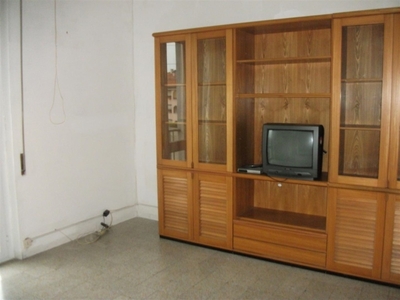 Quadrilocale a Carrara, 1 bagno, 80 m², 3° piano, da ristrutturare