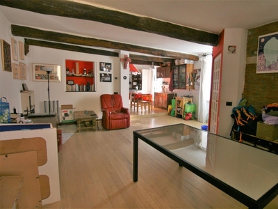 Quadrilocale a Carrara, 2 bagni, arredato, 90 m², 2° piano in vendita