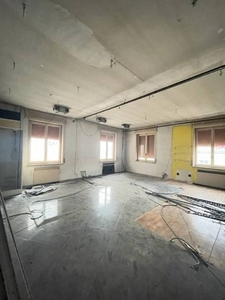 Quadrilocale a Mantova, 2 bagni, 150 m², 3° piano, ascensore