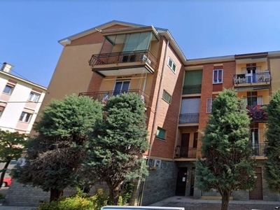Quadrilocale a Modena, 1 bagno, garage, 95 m², 2° piano, buono stato
