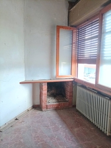 Quadrilocale a Pistoia, 1 bagno, 90 m², 2° piano, classe energetica G