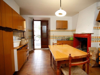 Quadrilocale in Via grany, Carrara, 1 bagno, 70 m², da ristrutturare