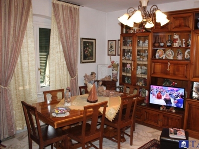 Quadrilocale in VIA ROMA 23, Carrara, 1 bagno, 75 m², 3° piano