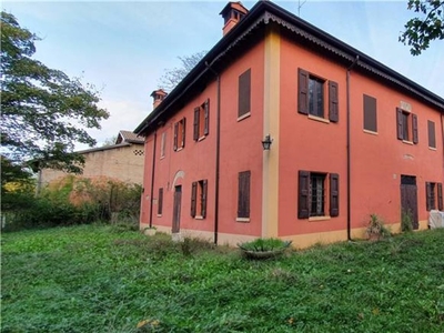 Rustico a Formigine, 16 locali, 4 bagni, garage, 1090 m² in vendita