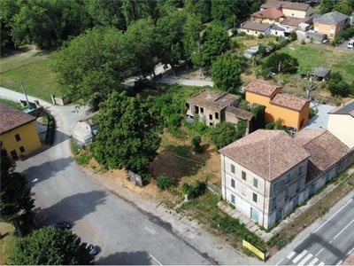 Rustico in Via grandi 18, Novi di Modena, 12 locali, garage, 850 m²