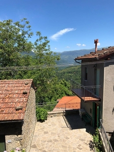 Terratetto - terracielo a San Marcello Piteglio, 4 locali, 1 bagno