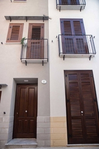 Trilocale a Palermo, 2 bagni, 80 m², stato ristrutturato in vendita