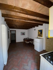 Trilocale a Villafranca in Lunigiana, 1 bagno, arredato, 55 m²