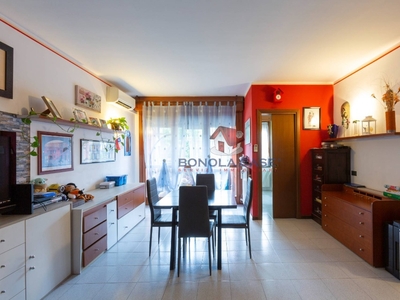 Trilocale in Via Appennini, Milano, 2 bagni, giardino in comune, 99 m²