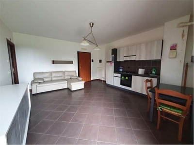 Trilocale in VIA CHIESA STAGGIA, San Prospero, 1 bagno, garage, 52 m²