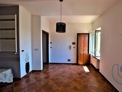 Trilocale in Via Domenico Savio, Chieri, 1 bagno, 118 m², ultimo piano