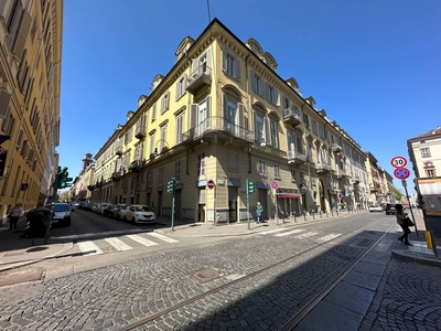 Vendita Locale Commerciale Via Della Consolata, Torino