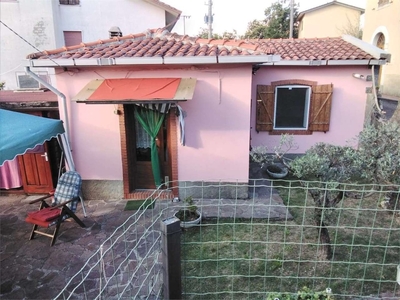 Casa indipendente in Via pace 1, Fivizzano, 2 locali, 1 bagno, 50 m²