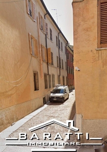 Villa a Mantova, 10 locali, 3 bagni, giardino privato, 200 m²