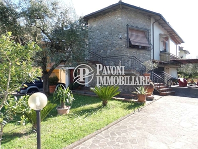 Villa a Pistoia, 6 locali, 2 bagni, giardino privato, 260 m²