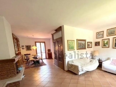 Villa a schiera a Calci, 8 locali, 2 bagni, giardino privato, 140 m²